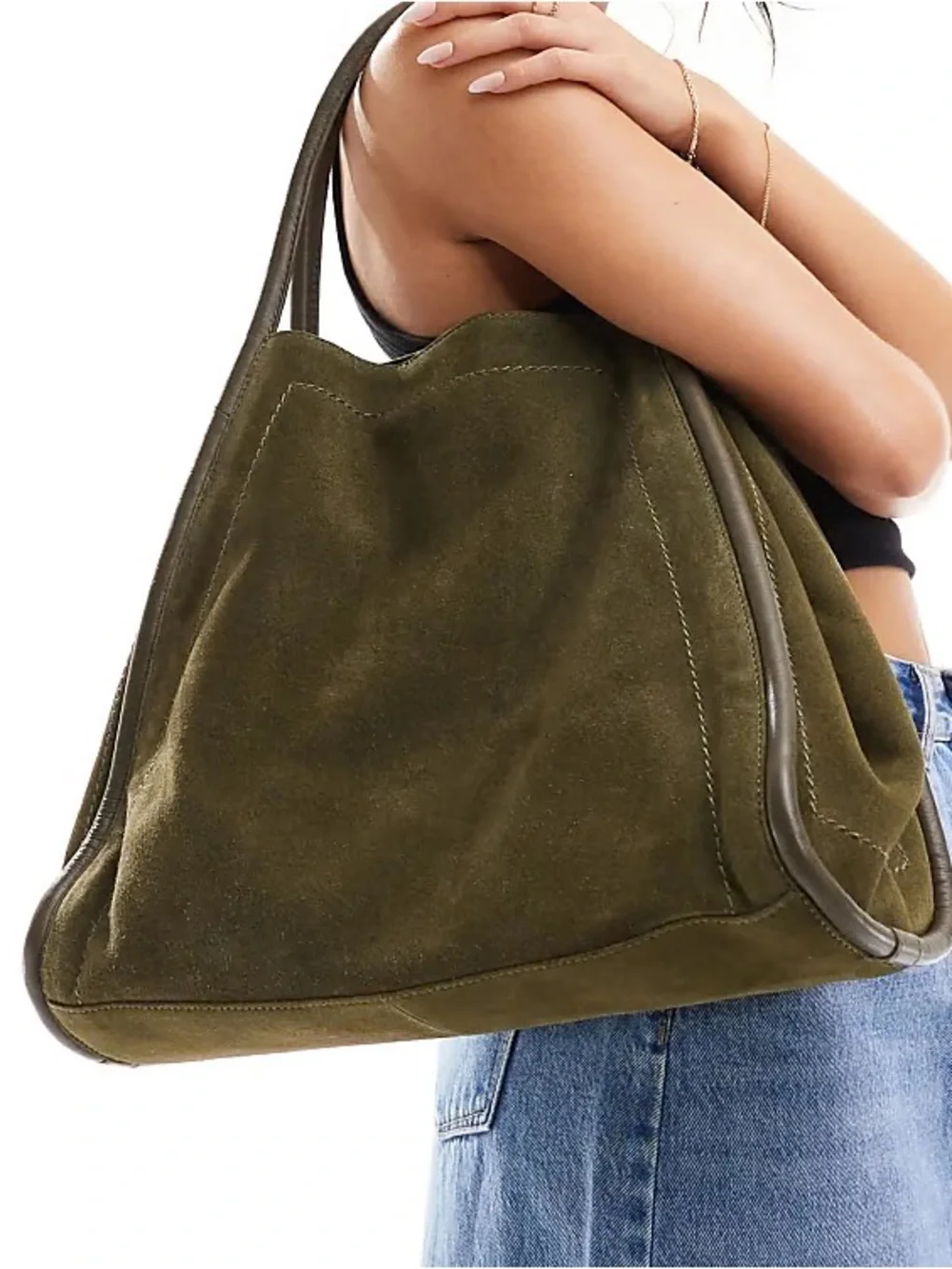 Viral ASOS DESIGN suede tubular tote bag in forest green - Picture 2 of 9